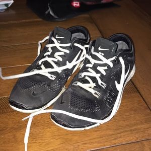 Size 6 Nike free